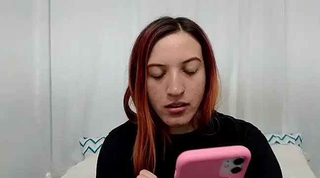 Snapshot of ninaa_fox chatting on 02.11.25 ninaa fox online show from 02.11.25