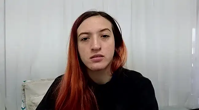 Snapshot of ninaa_fox chatting on 02.13.25 ninaa fox online show from 02.13.25
