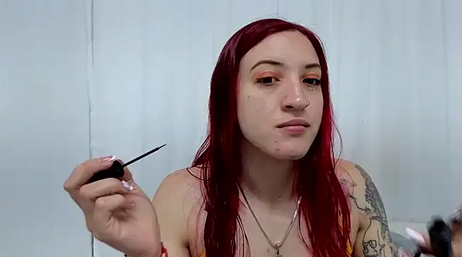 Snapshot of ninaa_fox chatting on 02.26.25 ninaa fox online show from 02.26.25