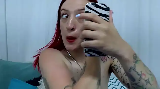 Snapshot of ninaa_fox chatting on 03.19.25 ninaa fox online show from 03.19.25