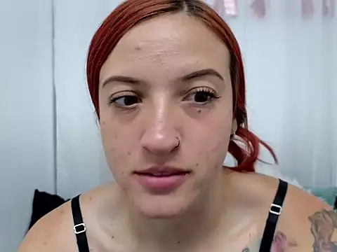 Snapshot of ninaa_fox chatting on 09.17.25 ninaa fox online show from 09.17.25