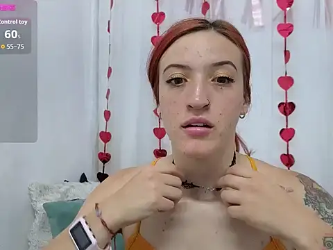 Snapshot of ninaa_fox chatting on 09.26.25 ninaa fox online show from 09.26.25