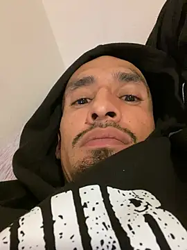 Snapshot of Prettyboiflaco chatting on 12.31.24 Prettyboiflaco online show from 12.31.24