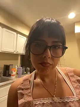 Evie-Luna online show from 10.22.25