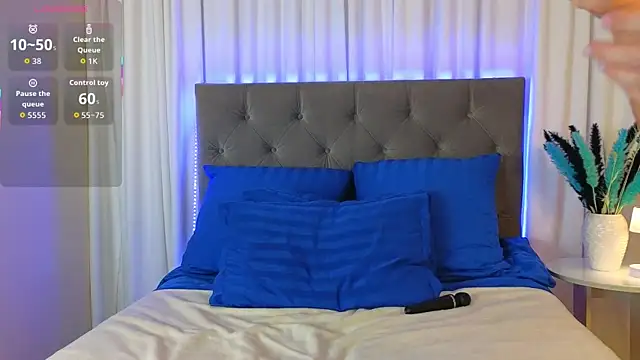 Ariana Petite online show from 12.02.25