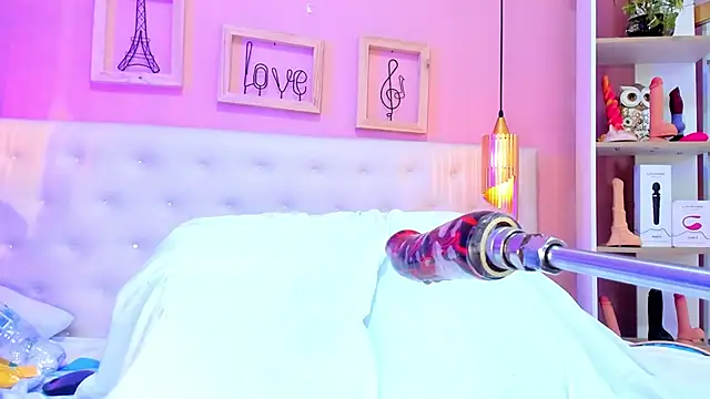 leylla  online show from 01.13.25