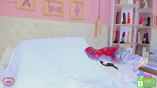 leylla  online show from 04.09.26