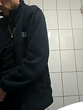 Snapshot of TommyMomentum chatting on 09.26.25 TommyMomentum online show from 09.26.25