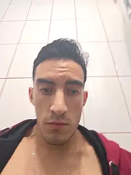 Snapshot of TommyMomentum chatting on 10.13.25 TommyMomentum online show from 10.13.25