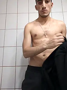 Snapshot of TommyMomentum chatting on 11.23.25 TommyMomentum online show from 11.23.25