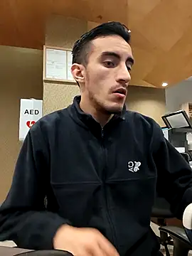 Snapshot of TommyMomentum chatting on 11.29.25 TommyMomentum online show from 11.29.25