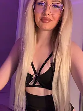 Snapshot of mollyxxx chatting on 01.31.25 mollyxxx online show from 01.31.25