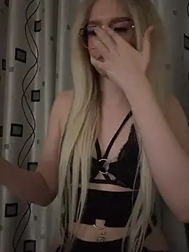 Snapshot of mollyxxx chatting on 02.01.25 mollyxxx online show from 02.01.25