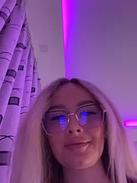 Snapshot of mollyxxx chatting on 02.01.25 mollyxxx online show from 02.01.25