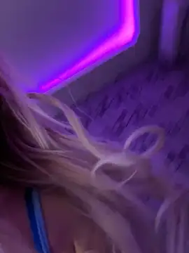 Snapshot of mollyxxx chatting on 02.09.25 mollyxxx online show from 02.09.25