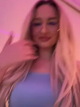 Snapshot of mollyxxx chatting on 02.17.25 mollyxxx online show from 02.17.25