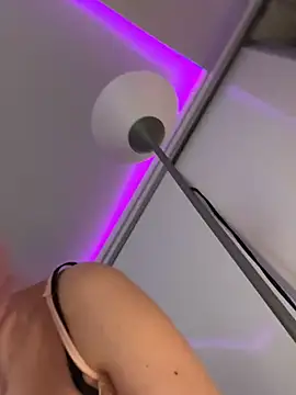 Snapshot of mollyxxx chatting on 03.06.25 mollyxxx online show from 03.06.25