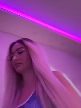 Snapshot of mollyxxx chatting on 11.05.25 mollyxxx online show from 11.05.25