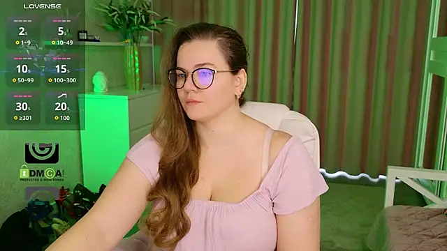 Snapshot of KellyKleine chatting on 04.15.26 KellyKleine online show from 04.15.26