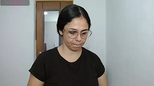 selena ferri online show from 04.10.26