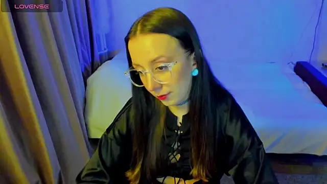 CurlySteph online show from 04.24.26