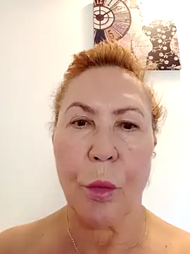 Hottie-Mom online show from 10.14.25