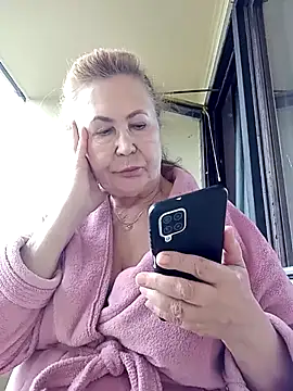 Snapshot of Hottie-Mom chatting on 05.31.26 Hottie-Mom online show from 05.31.26