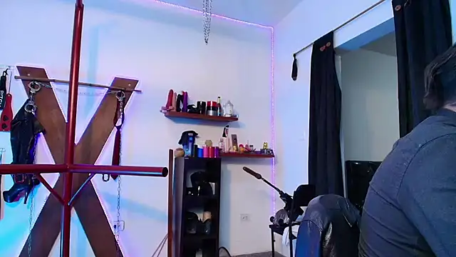 boy n girl online show from 12.18.24