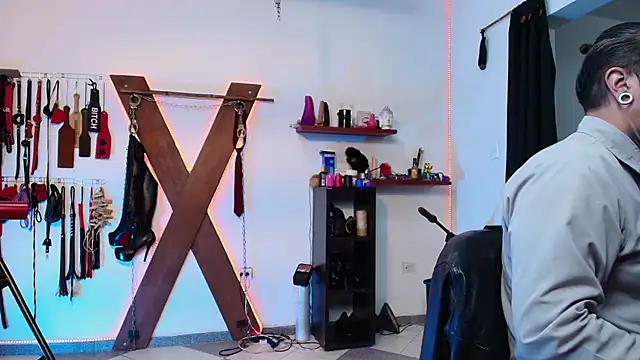 boy n girl online show from 01.31.25