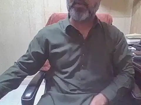 Snapshot of hairymaster95 chatting on 05.15.26 hairymaster95 online show from 05.15.26