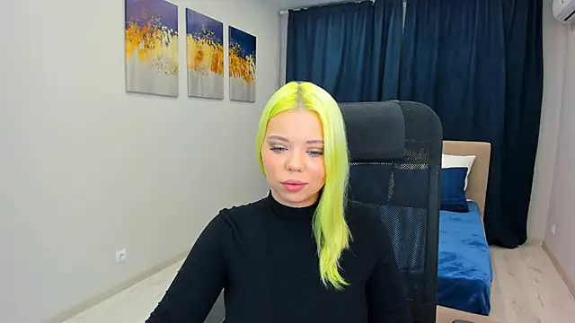 Snapshot of EnergyBunny_1 chatting on 01.19.25 EnergyBunny 1 online show from 01.19.25