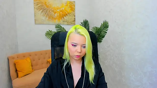 Snapshot of EnergyBunny_1 chatting on 01.22.25 EnergyBunny 1 online show from 01.22.25