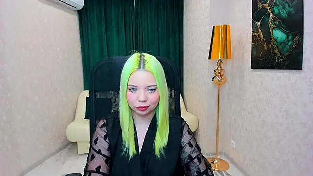 Snapshot of EnergyBunny_1 chatting on 02.05.25 EnergyBunny 1 online show from 02.05.25