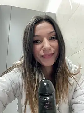 Snapshot of _MiaQueen_ chatting on 03.13.25  MiaQueen  online show from 03.13.25