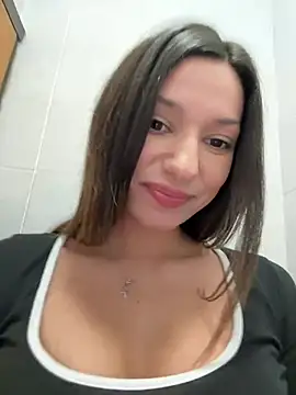 Snapshot of _MiaQueen_ chatting on 03.15.25  MiaQueen  online show from 03.15.25