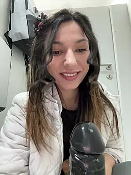 Snapshot of _MiaQueen_ chatting on 03.17.25  MiaQueen  online show from 03.17.25