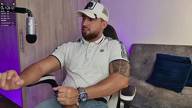 Snapshot of mr_david_cox chatting on 02.20.25 mr david cox online show from 02.20.25