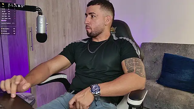 Snapshot of mr_david_cox chatting on 02.23.25 mr david cox online show from 02.23.25