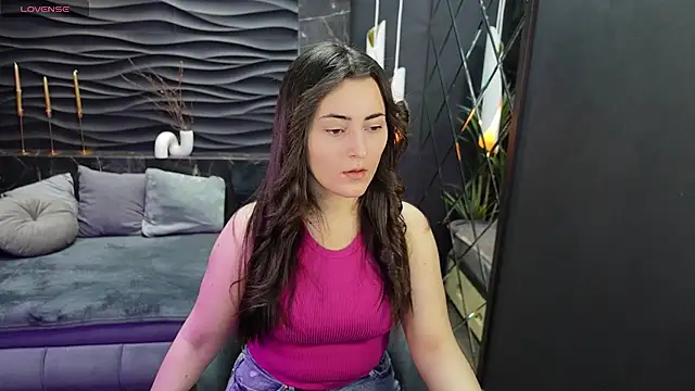 KylieMellow online show from 02.15.25