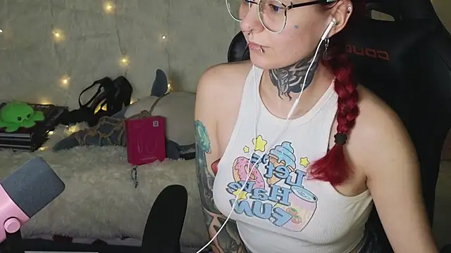 Ginger Stay online show from 11.05.25