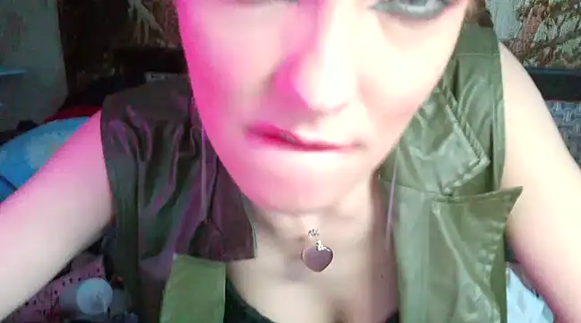 WildMissNiks online show from 02.18.25