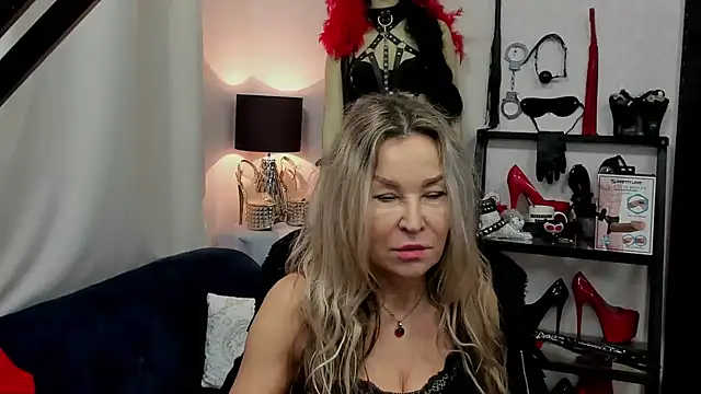 crystaLUX online show from 01.02.25