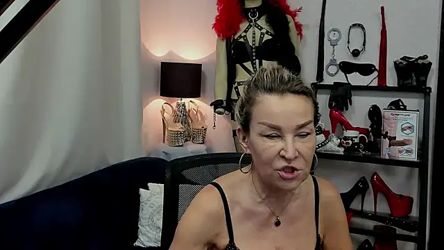 crystaLUX online show from 01.07.25