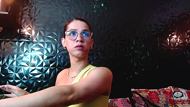 Snapshot of PINK__LOLA1 chatting on 10.02.25 PINK LOLA1 online show from 10.02.25