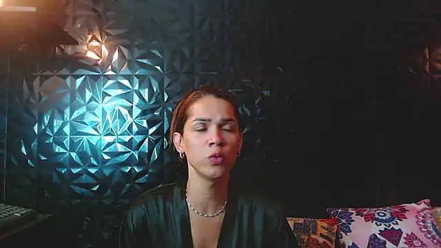 PINK  LOLA1 online show from 12.04.25