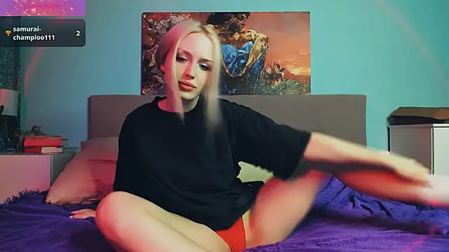 Snapshot of Linda_Roxy chatting on 12.21.24 Linda Roxy online show from 12.21.24