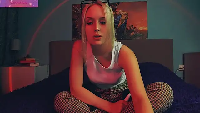 Snapshot of Linda_Roxy chatting on 03.02.25 Linda Roxy online show from 03.02.25