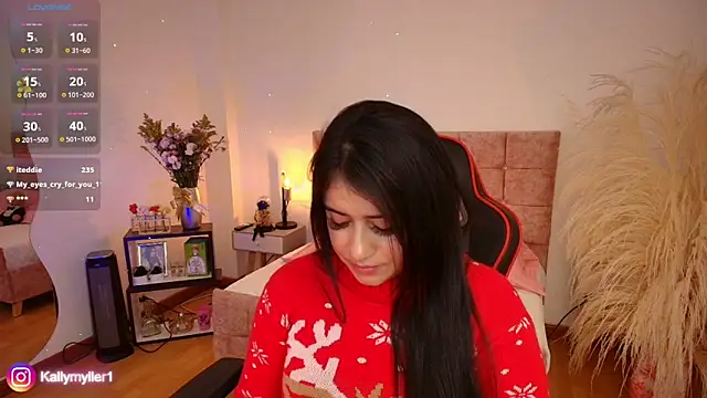 Snapshot of KallyMyller1 chatting on 12.24.24 KallyMyller1 online show from 12.24.24