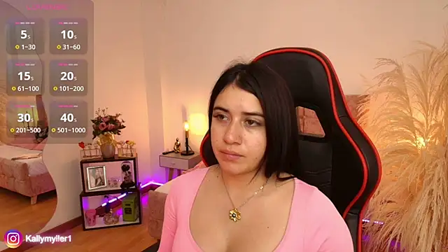 Snapshot of KallyMyller1 chatting on 01.11.25 KallyMyller1 online show from 01.11.25