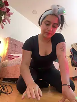 Snapshot of KallyMyller1 chatting on 02.18.25 KallyMyller1 online show from 02.18.25